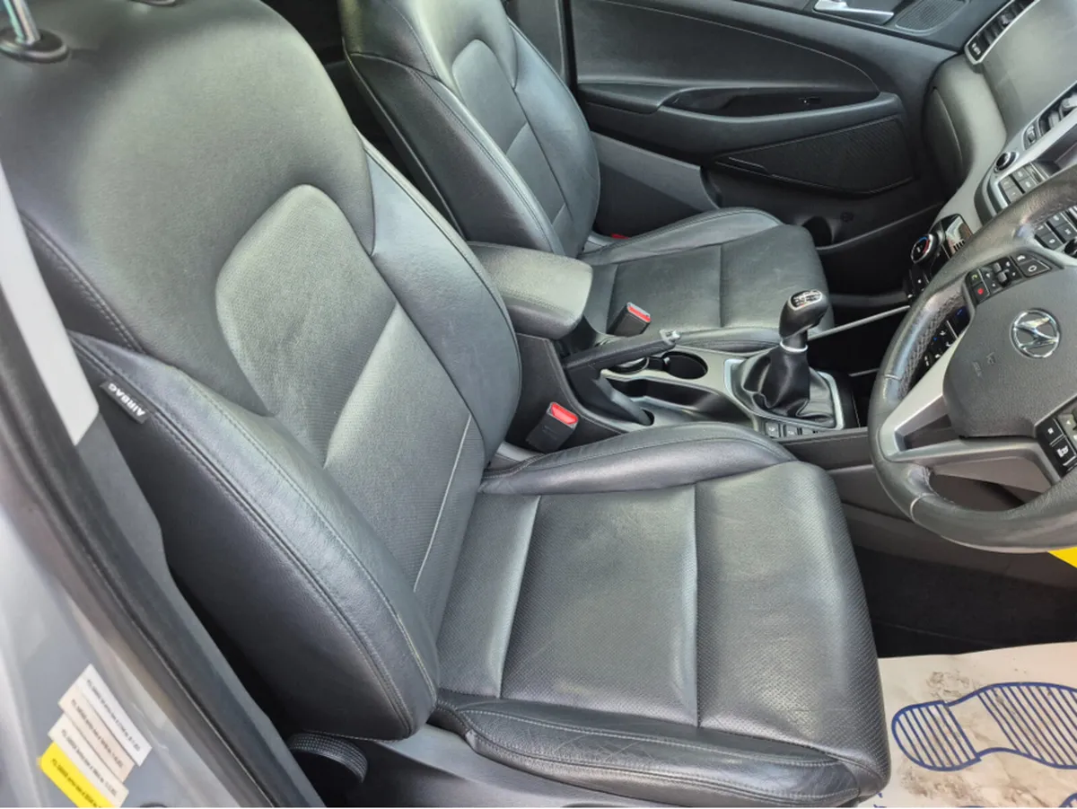 Hyundai Tucson IX35 PREMIUM SE 5DR - Image 4