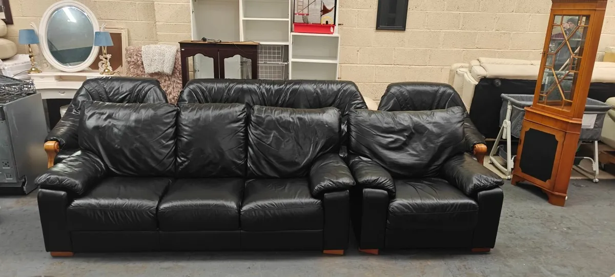 3+1 Black Leather Suite - Image 2