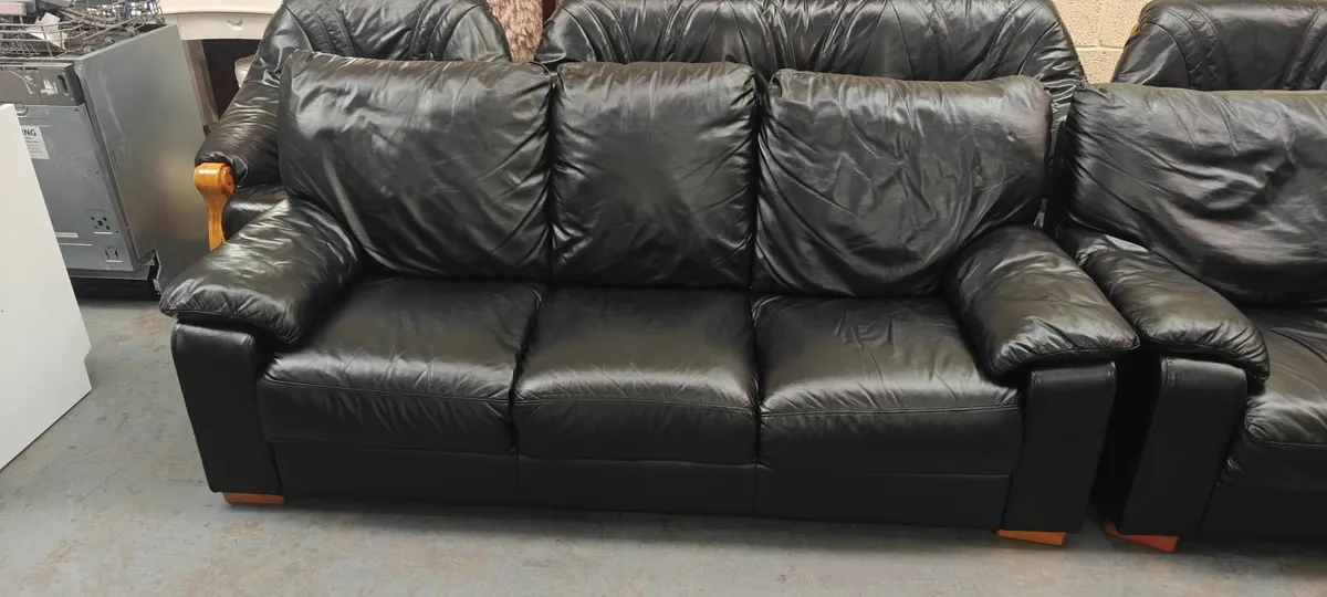 3+1 Black Leather Suite - Image 3