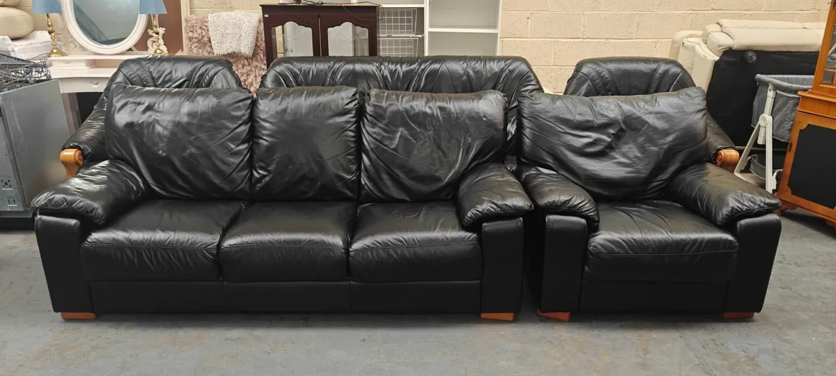 3+1 Black Leather Suite - Image 4
