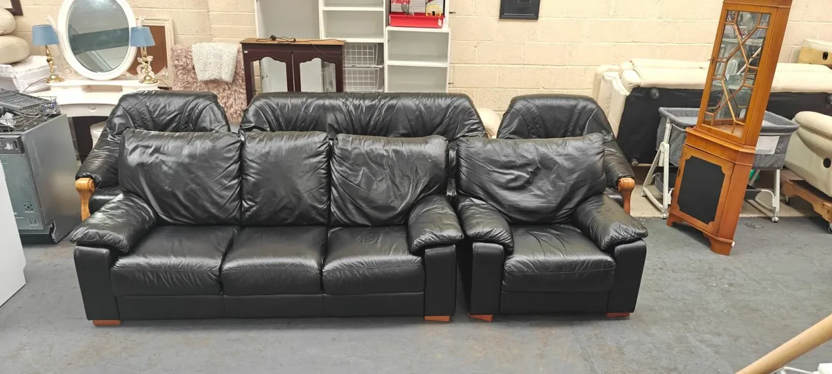 3+1 Black Leather Suite - Image 1