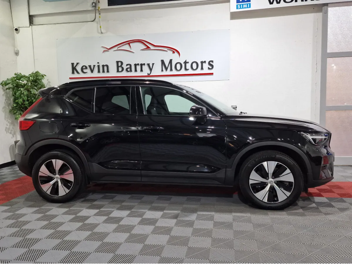 Volvo XC40 T4 PLUS DARK RECHARGE AUTOMATIC **ONE O - Image 4