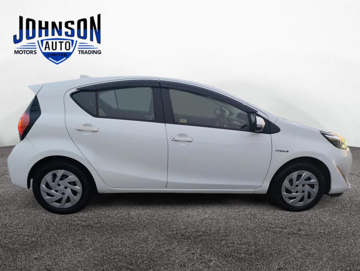 Toyota Aqua DAA-NHP10 - Image 4