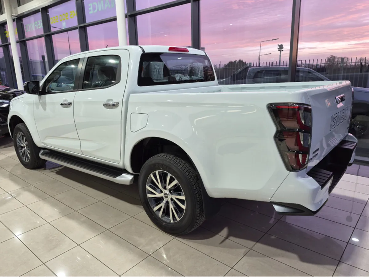 Isuzu D-Max LS TWIN CAB - Image 3