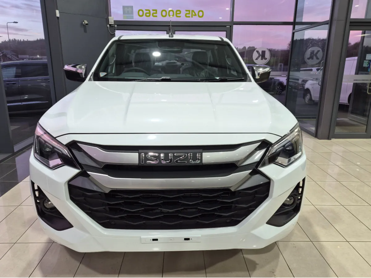Isuzu D-Max LS TWIN CAB - Image 4