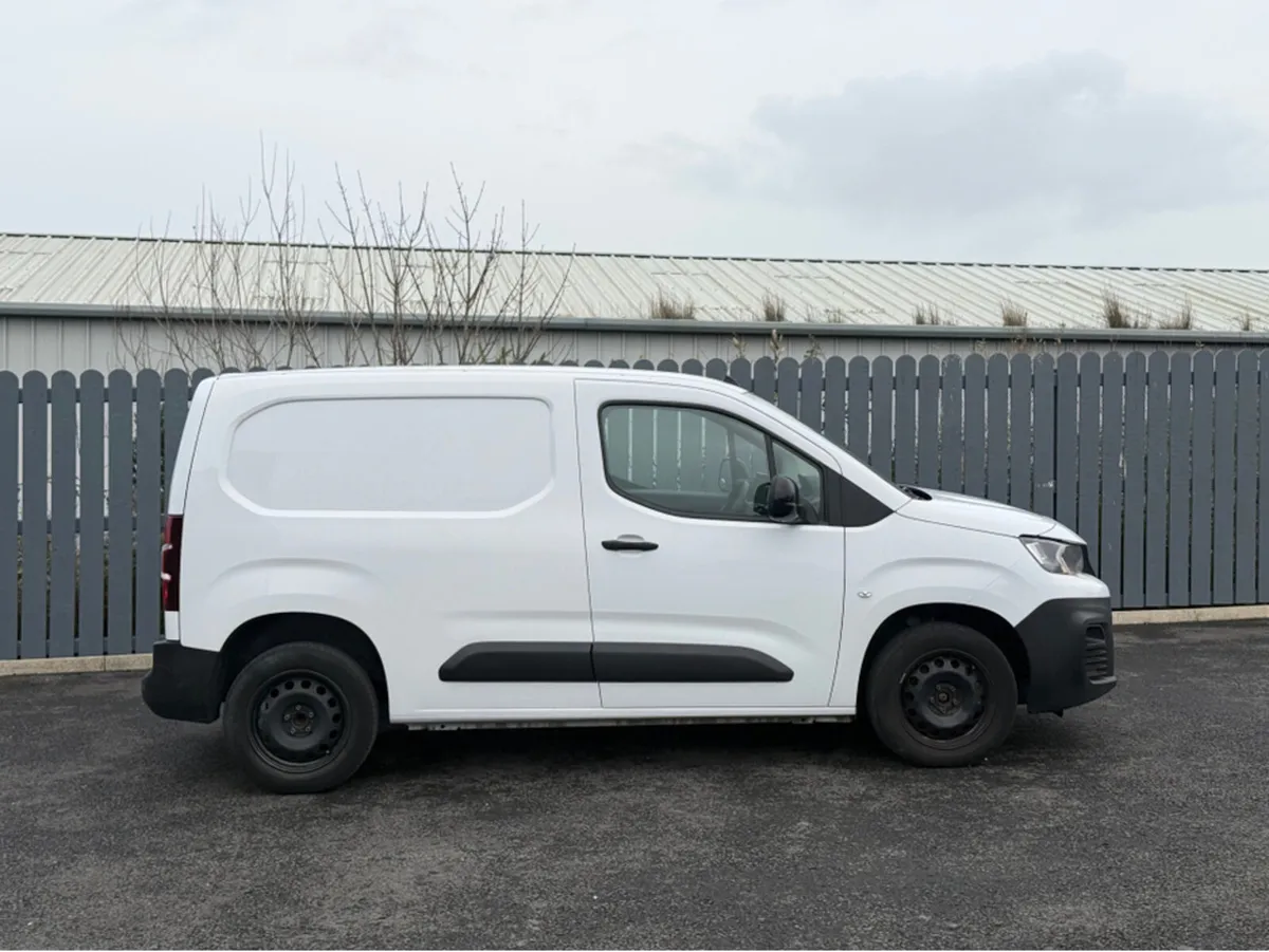 Peugeot Partner 2022 Peugeot Partner PROFESSIONAL - Image 2