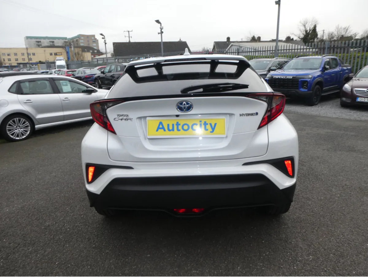 Toyota C-HR HYBRID SPORT 4DR AUTO 72kw - Image 4
