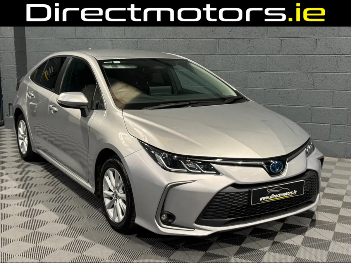 Toyota Corolla LUNA SALOON 4DR AUTO HYBRIDS - Image 3
