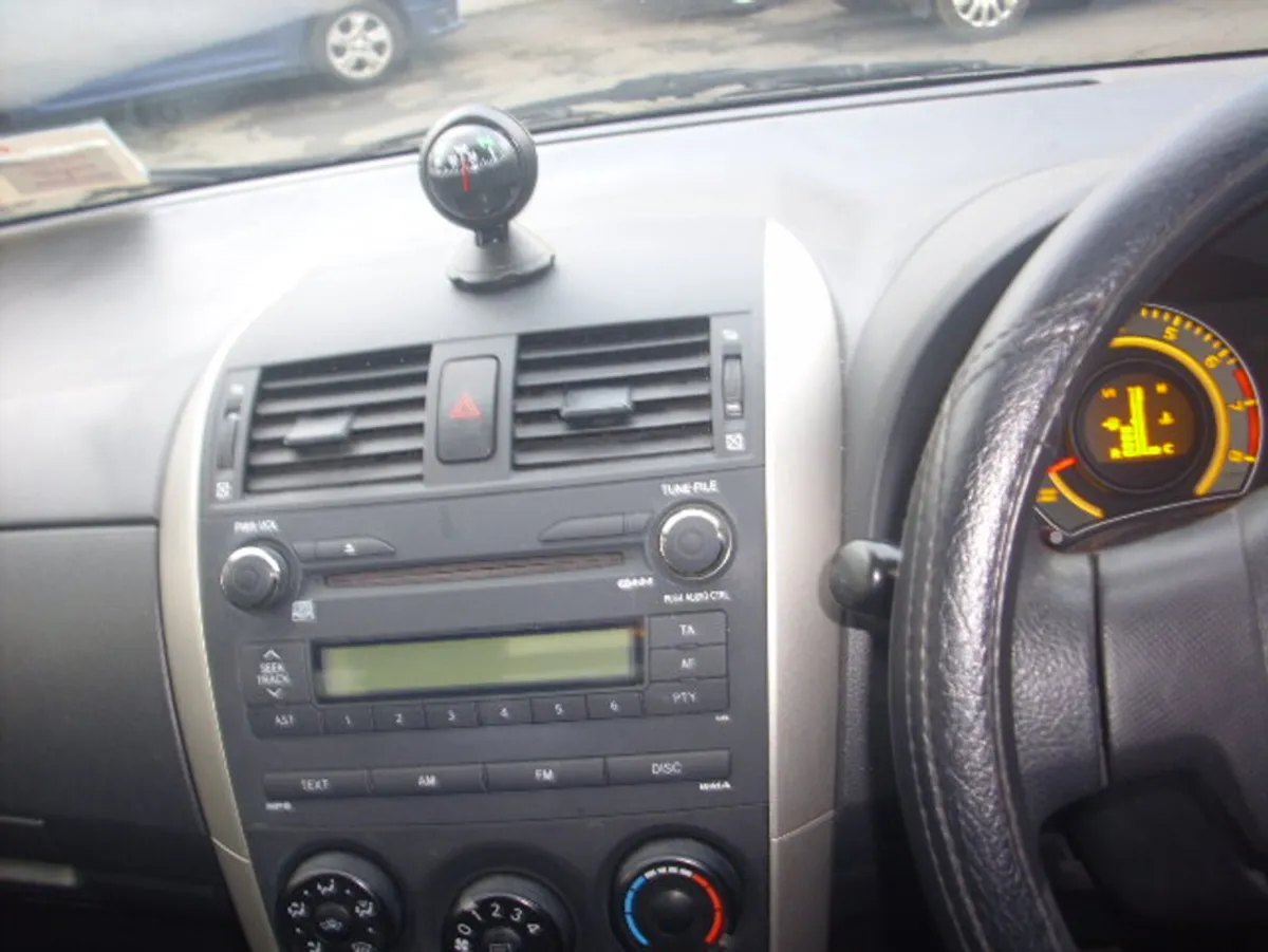 Toyota Corolla 1.4 TERRA CBU NG - Image 3