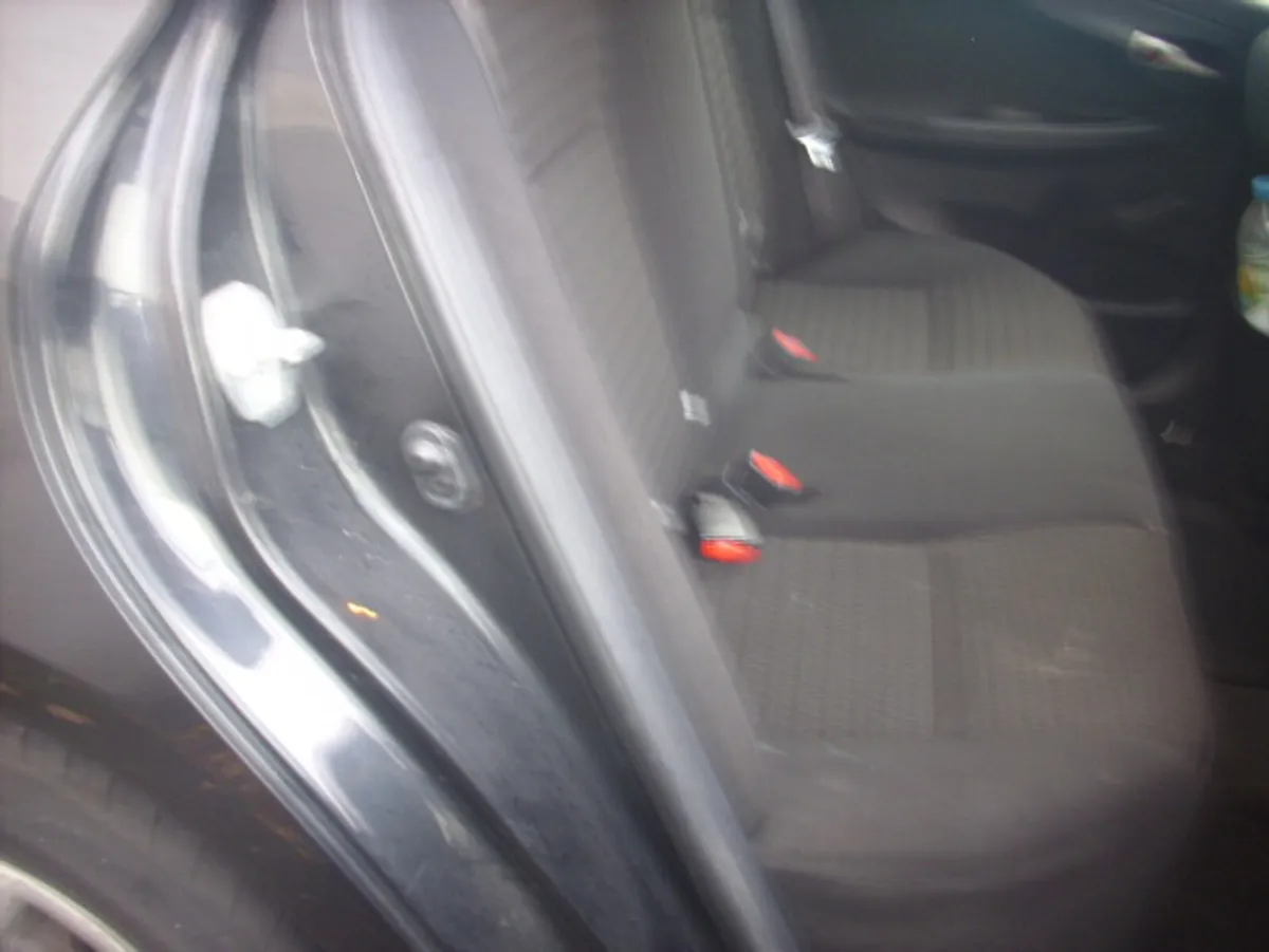 Toyota Corolla 1.4 TERRA CBU NG - Image 4