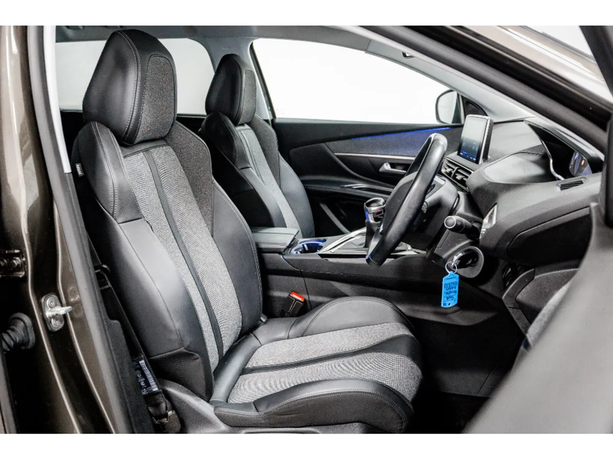 Peugeot 5008 Allure 1.5 Diesel 130HP - 7 Seats - Image 3