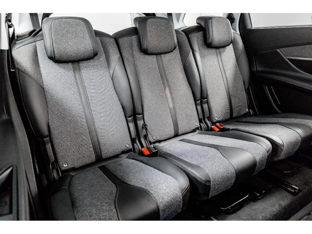 Peugeot 5008 Allure 1.5 Diesel 130HP - 7 Seats - Image 4