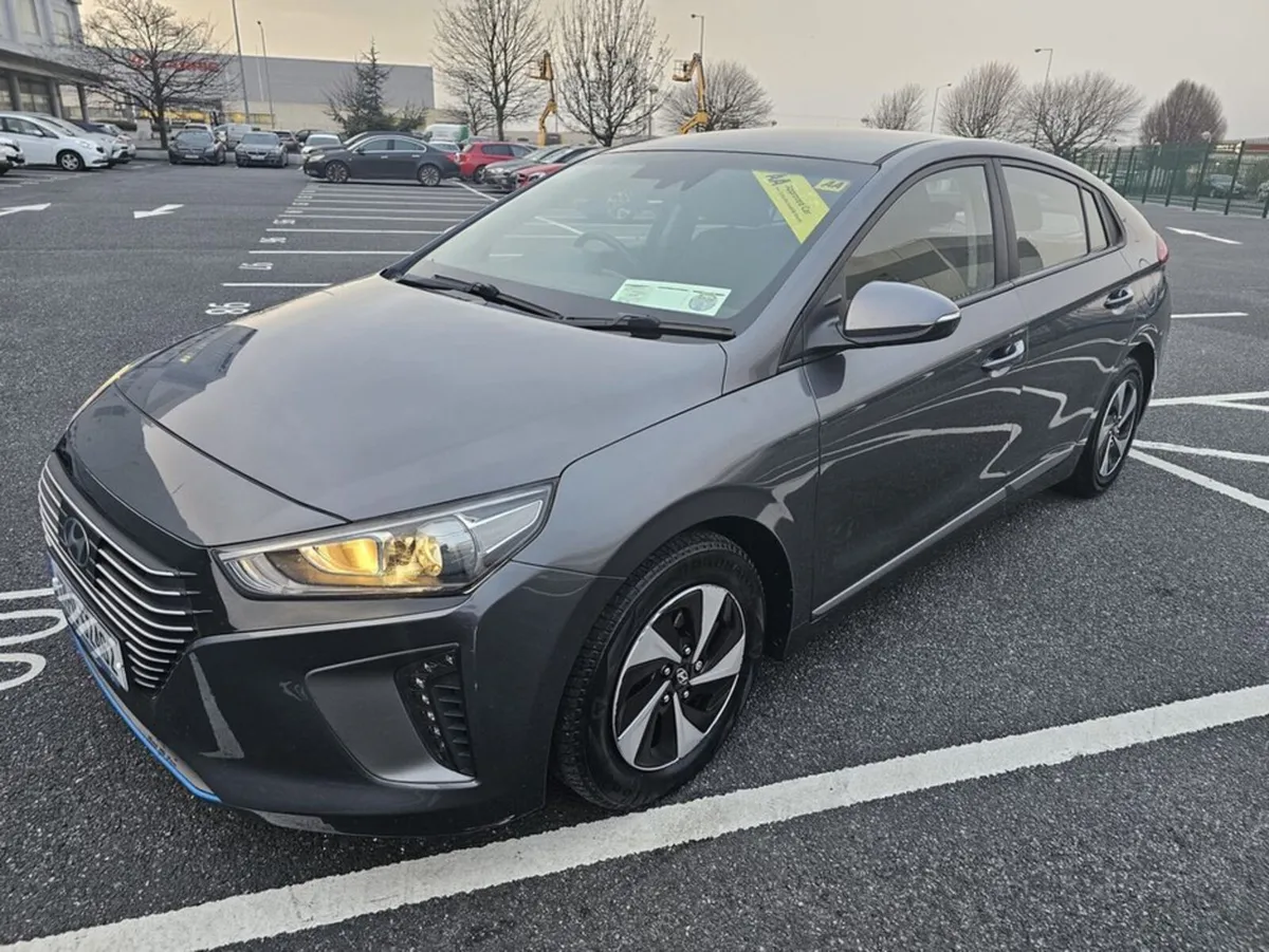 Hyundai IONIQ 1.6 GDI, PLUG IN HYBRID, FULL DEALER - Image 4
