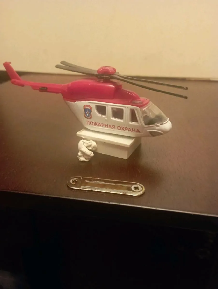 A COLLECTION OF DIE-CAST MODLE' HELICOPTERS - Image 3