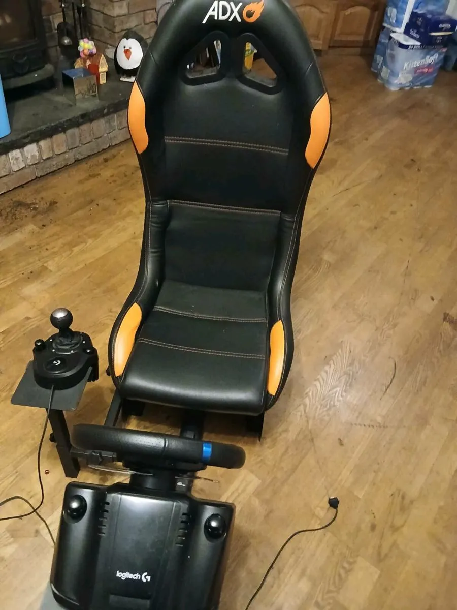 Gameing chair - Image 1