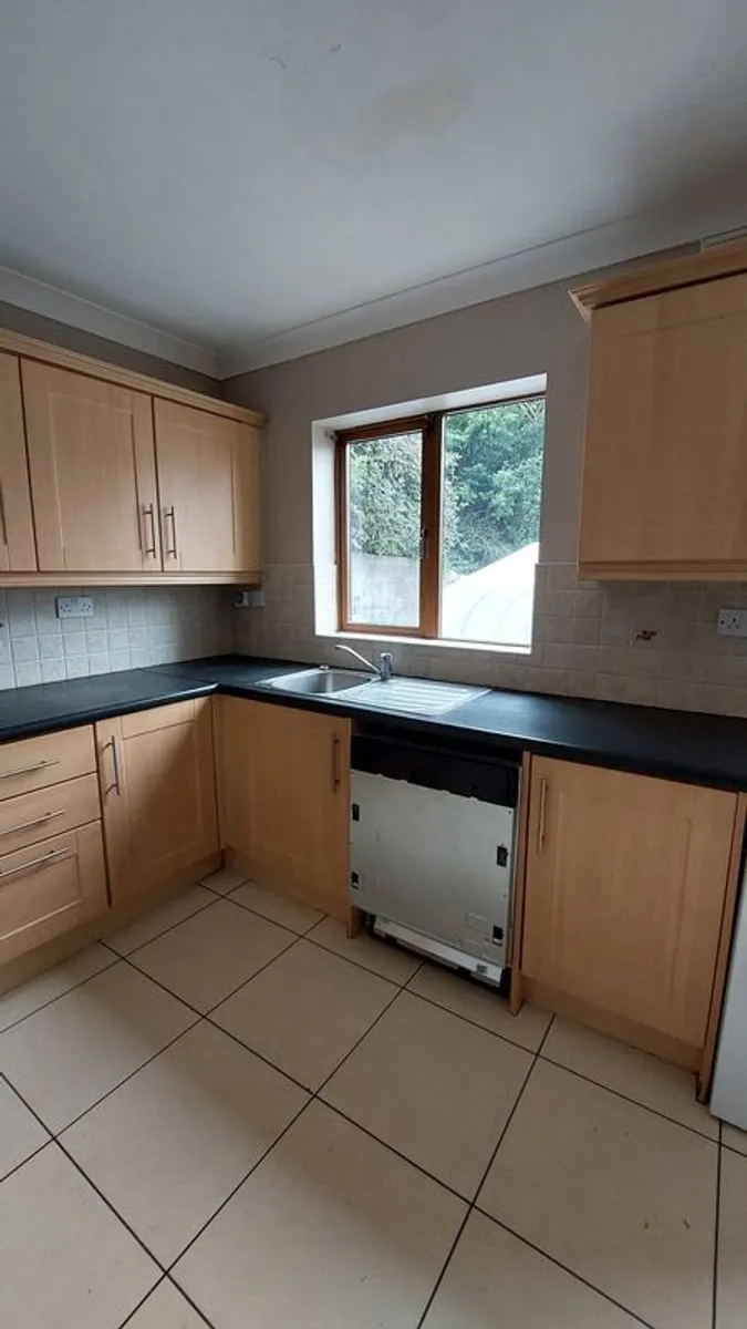 Full kitchen for sale - Image 2