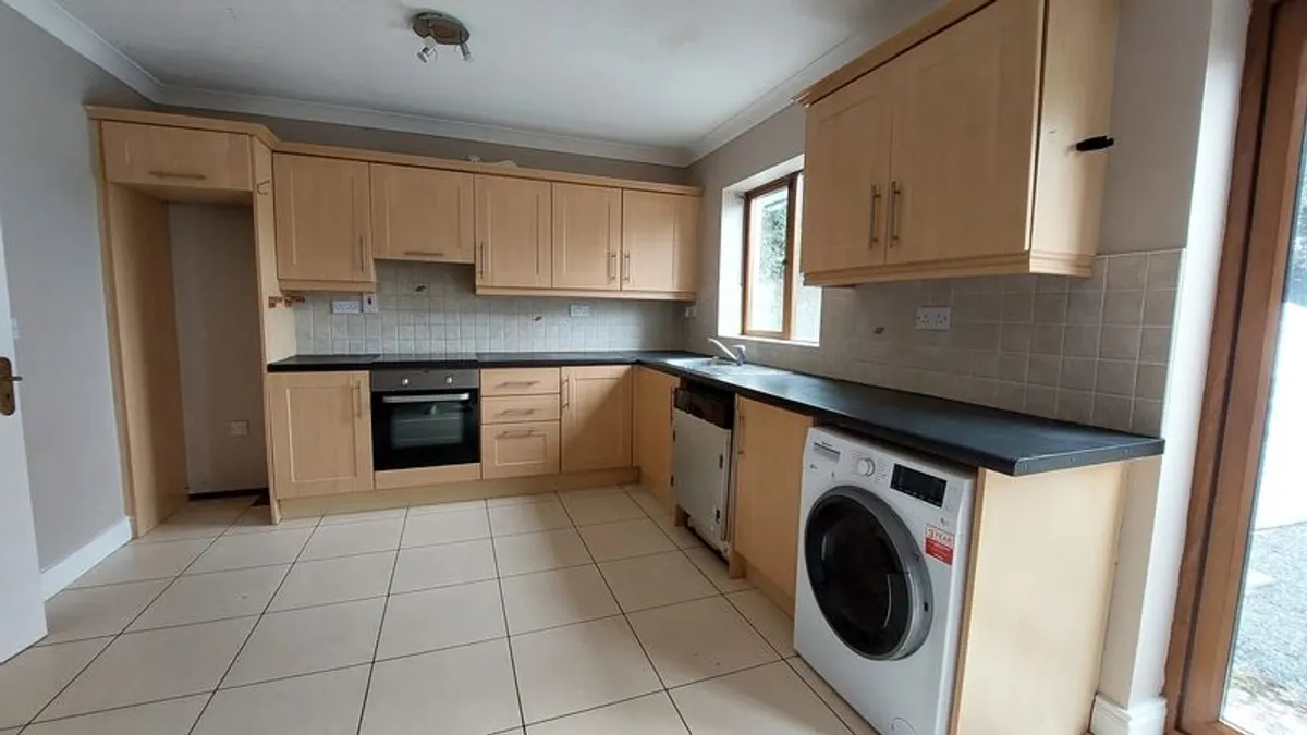 Full kitchen for sale - Image 3