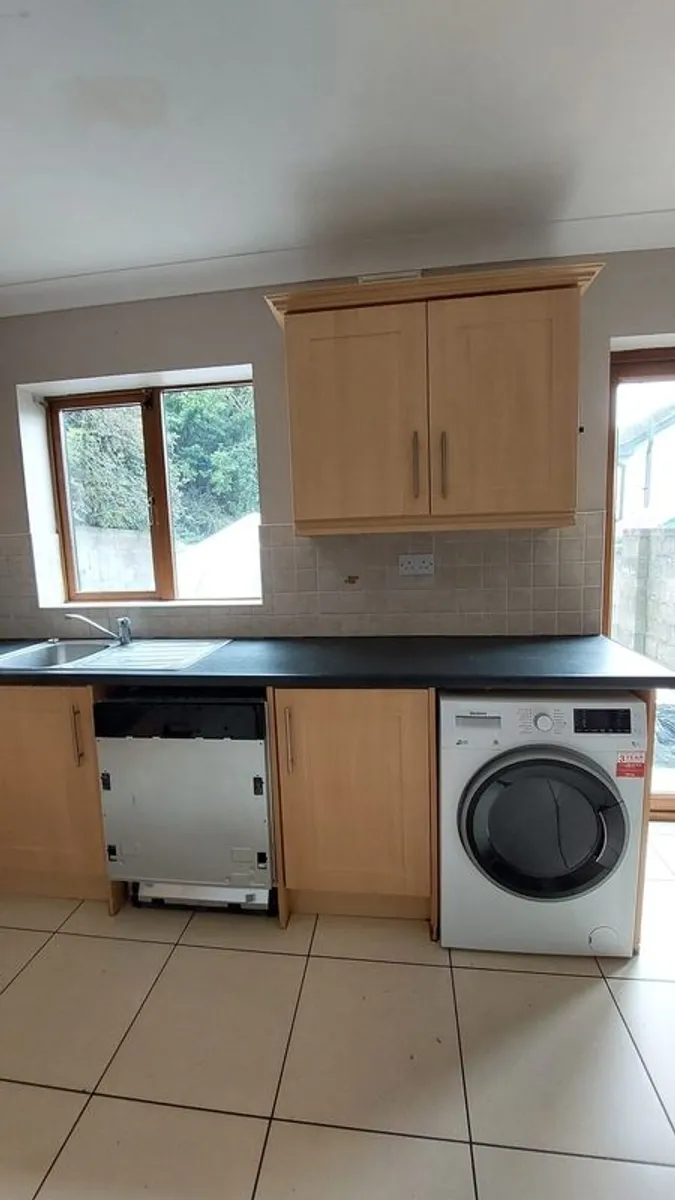 Full kitchen for sale - Image 4