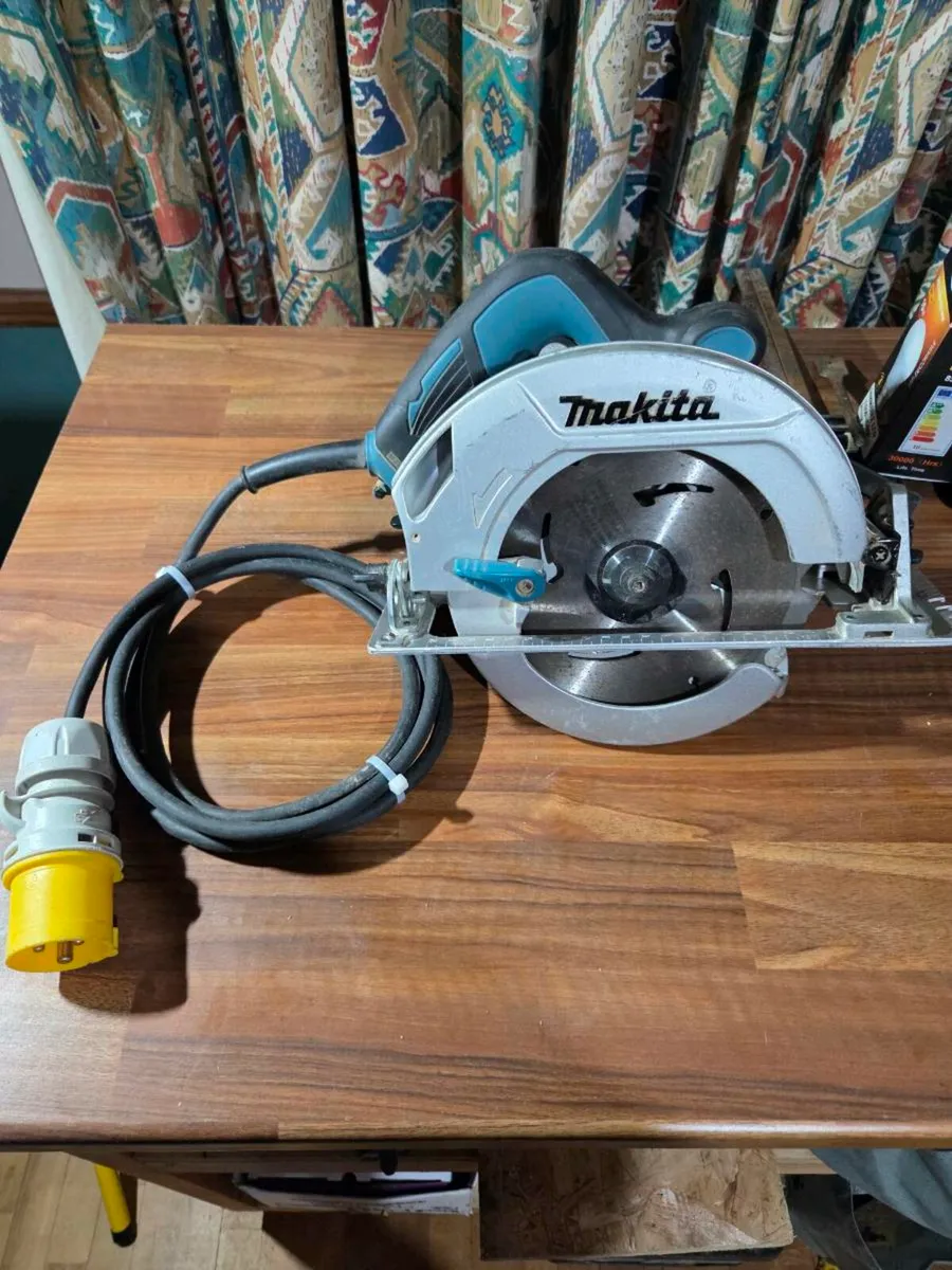 MAKITA - Circular Saw. 190mm - Image 1