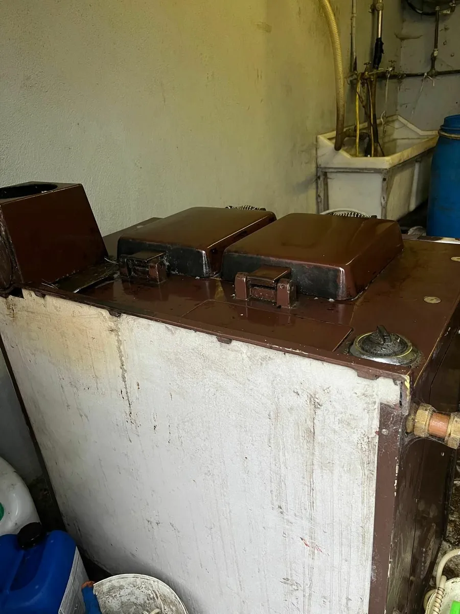 Rayburn solid fuel range - Image 3