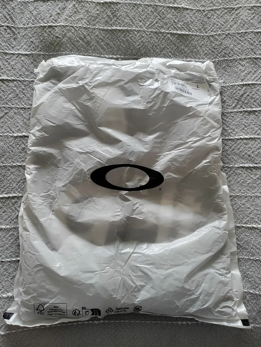 Oakley Golf Hoodie L New - Image 4