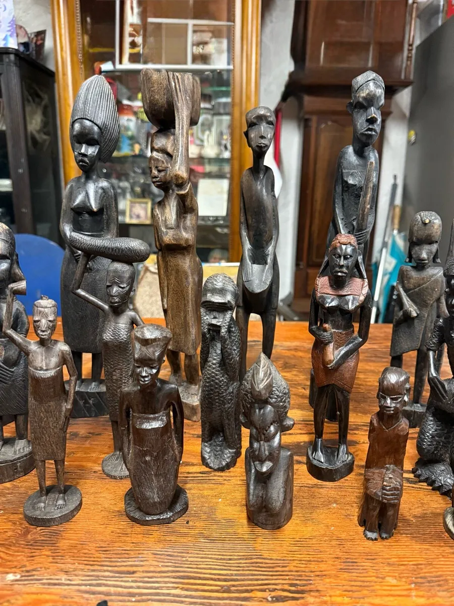 Collection tribal carved wooden figures. - Image 3