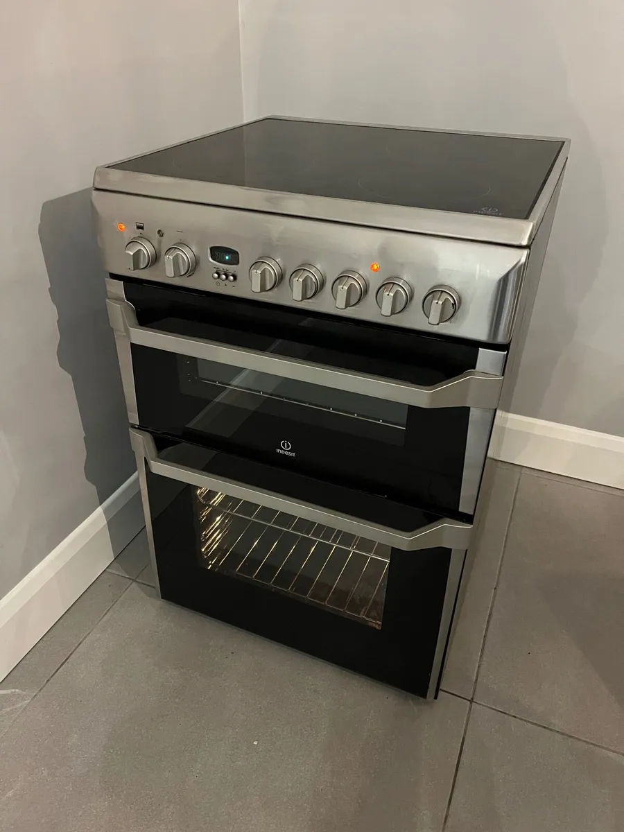 Indesit 60cm wide cooker - Image 1