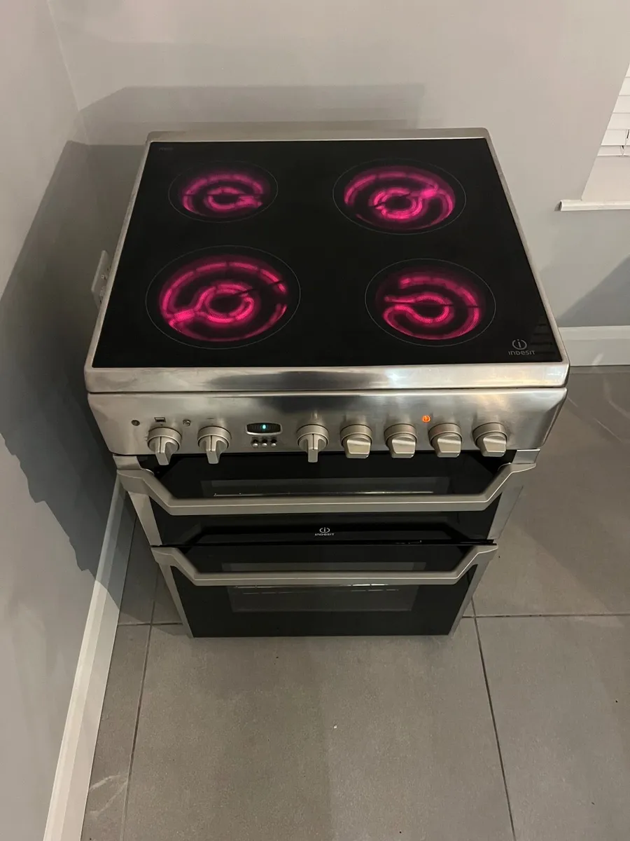 Indesit 60cm wide cooker - Image 2