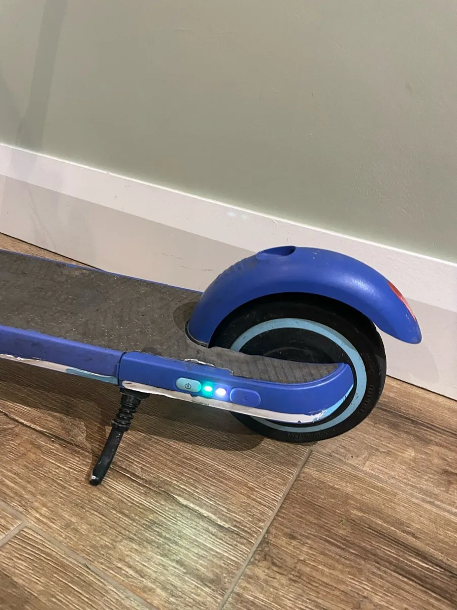 Kids electric scooter - Image 3