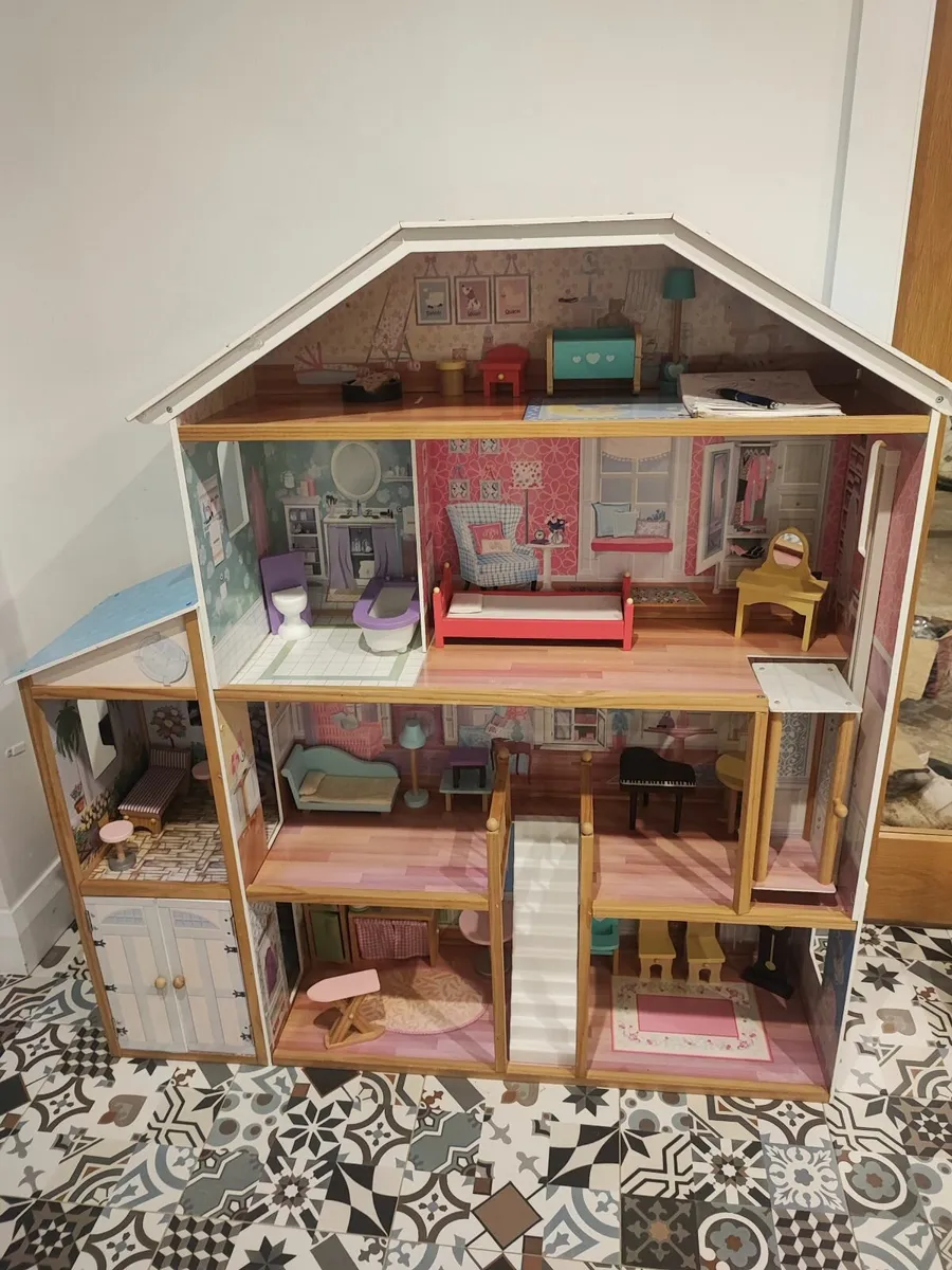 Dolls House - Image 1