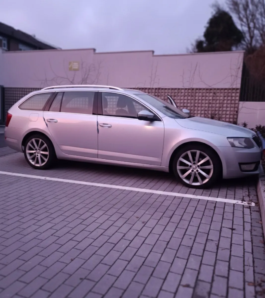 2015 Skoda Octavia Estate 2.0 TDI NCT 06/2026 - Image 4