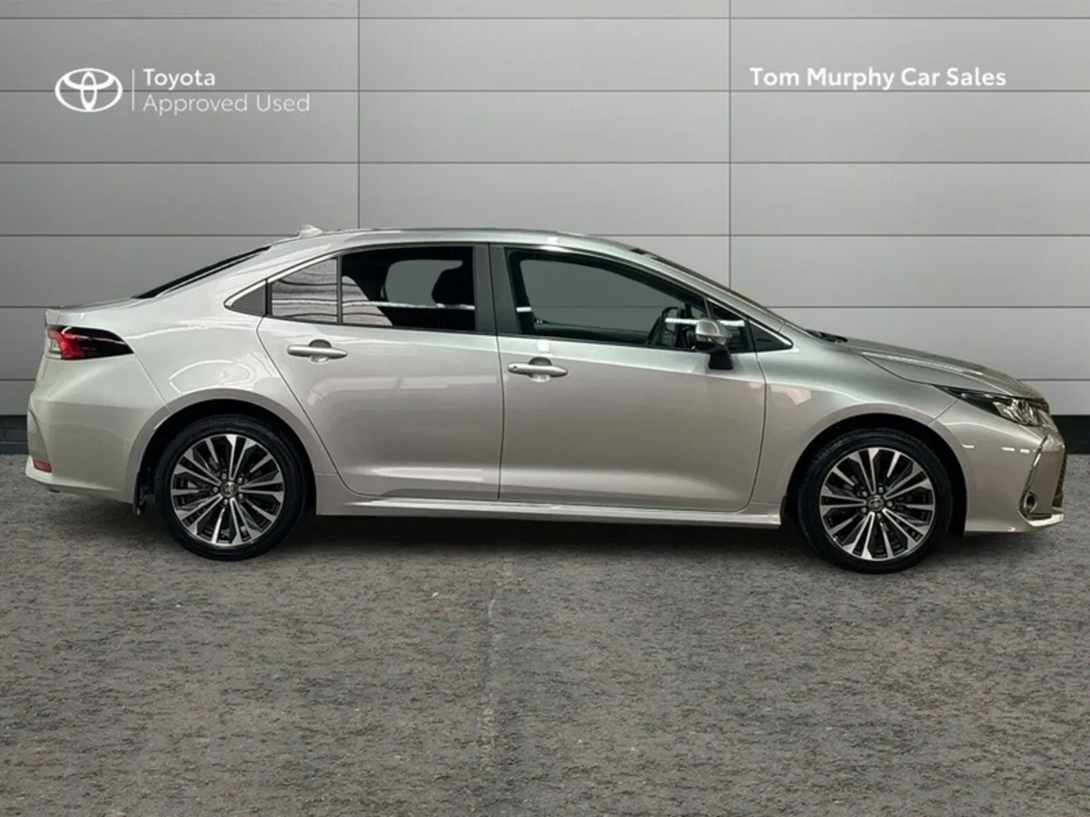 Toyota Corolla COROLLA SALOON LUNA SPORT - Image 3