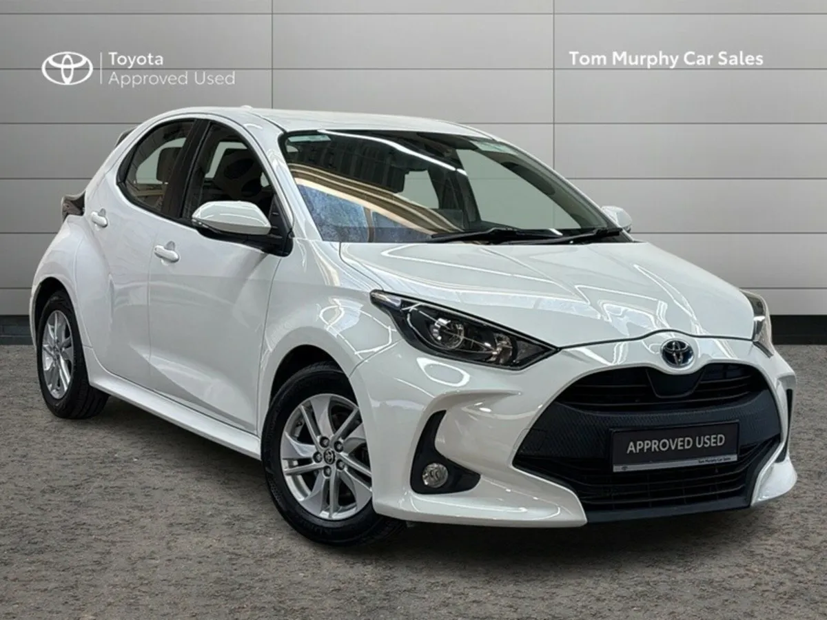 Toyota Yaris YARIS HYBRID LUNA - Image 1