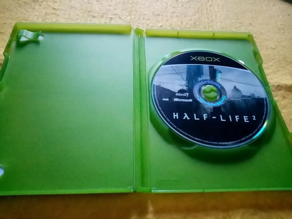 Half Life 2 Xbox Original Pal - Image 2