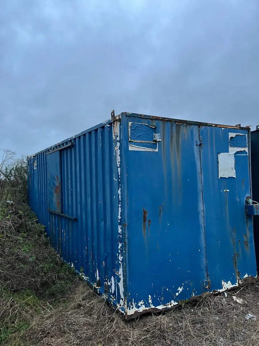 Shipping container - Image 1