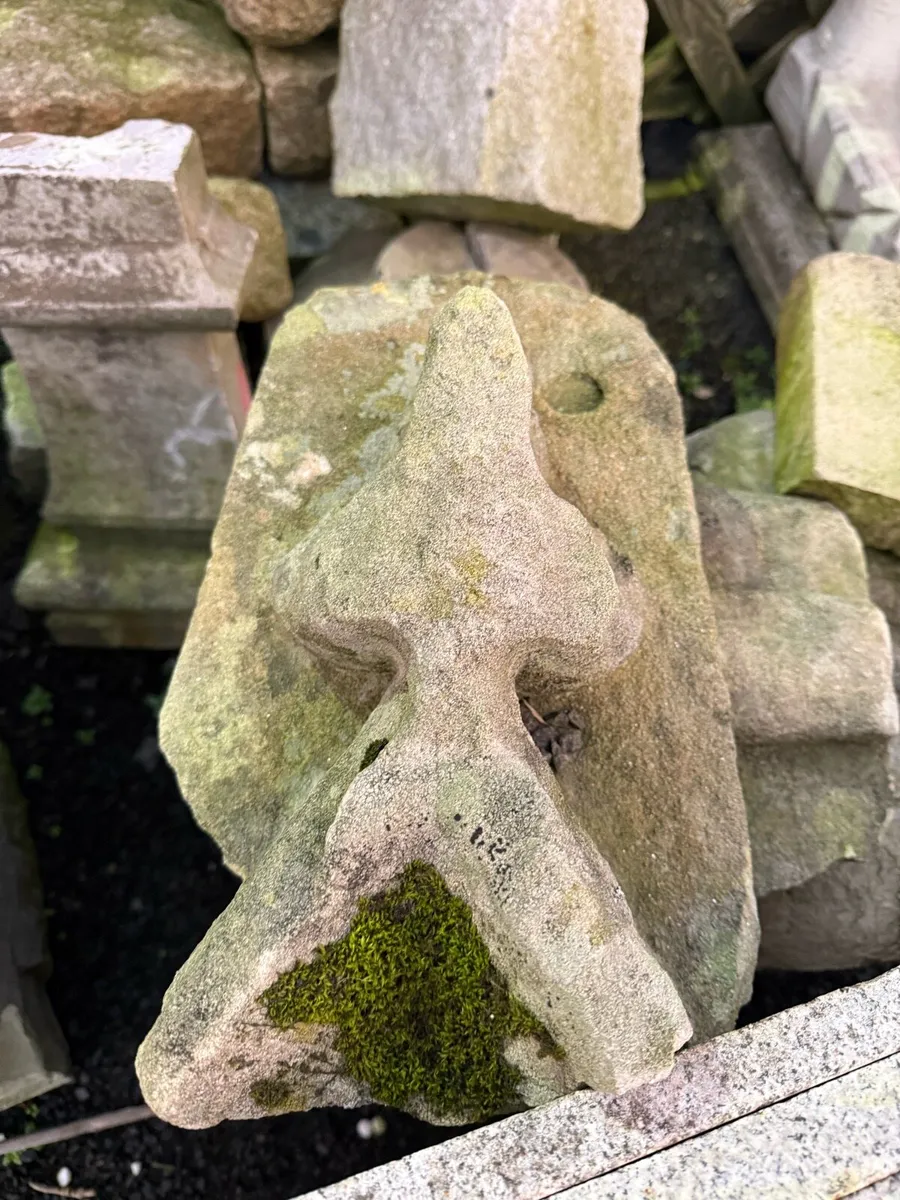 Ornate pieces stone from church buildings. - Image 4
