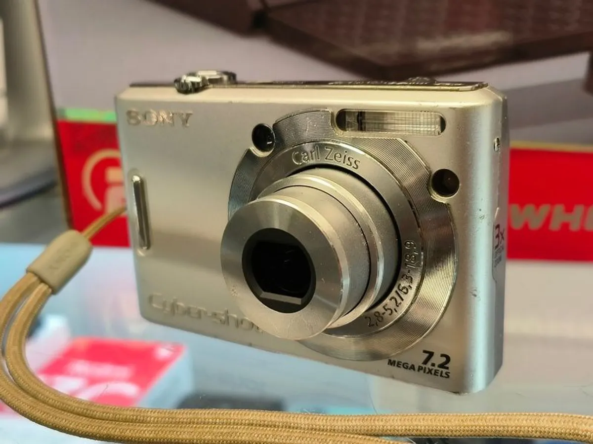 SONY Cyber-shot DSC-W35 7.2MP Silver Digital Camera - Image 3