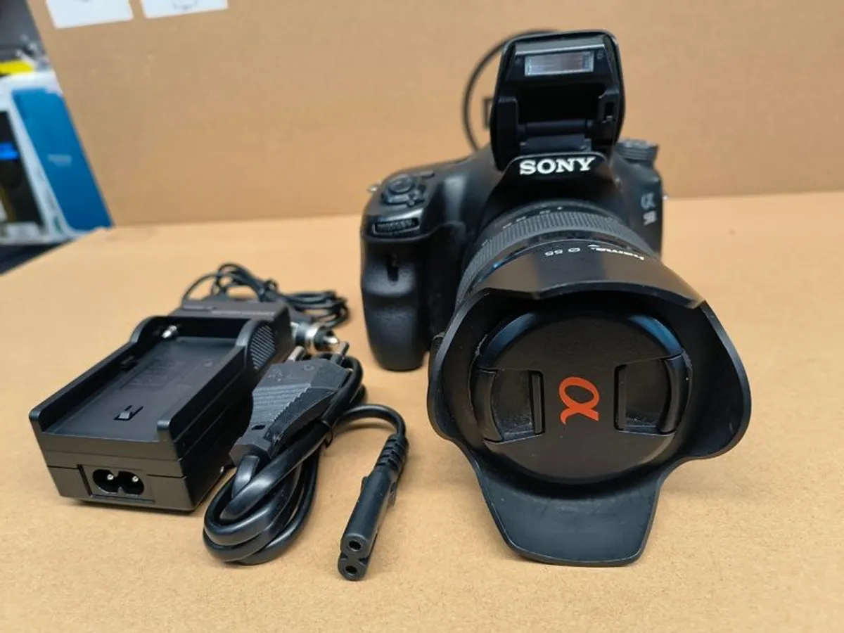 Sony Alpha SLT-A58 Digital SLR Camera - DT SAM II, 18-55mm - Image 2