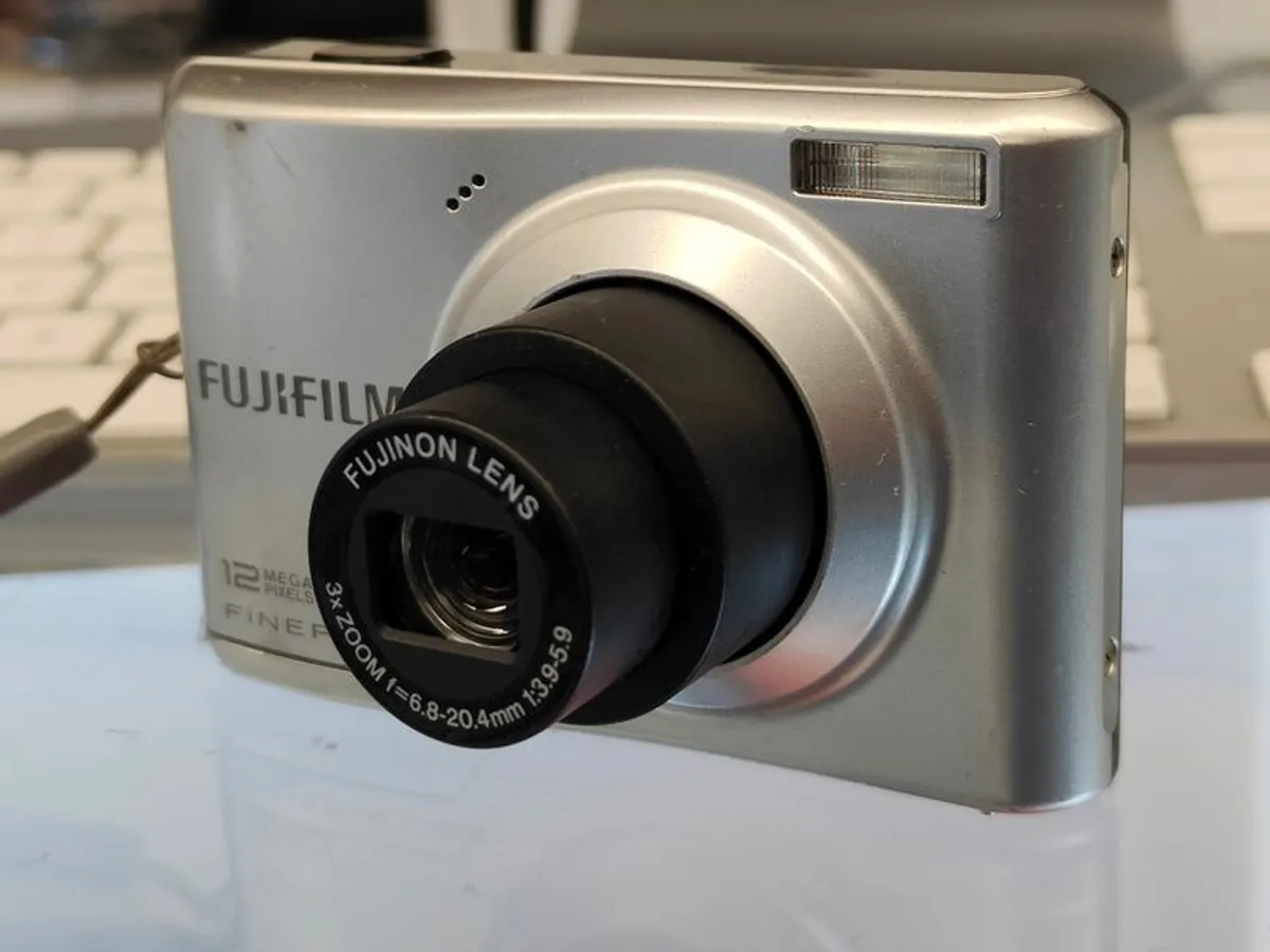 Fujifilm Finepix C20 12MP Digital Camera Battery Operated - Image 1