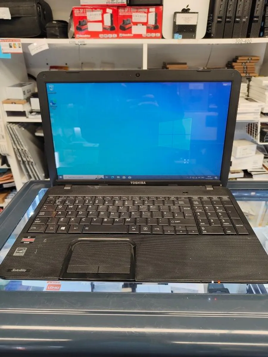 Toshiba Satellite C850D Laptop AMD E1-1200 1.40GHz 8GB RAM 128GB SD Windows 10 Pro HDMI - Image 1
