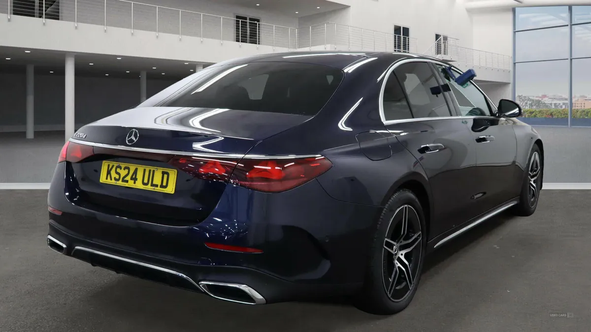 Mercedes-Benz E-Class DIESEL SALOON - Image 4