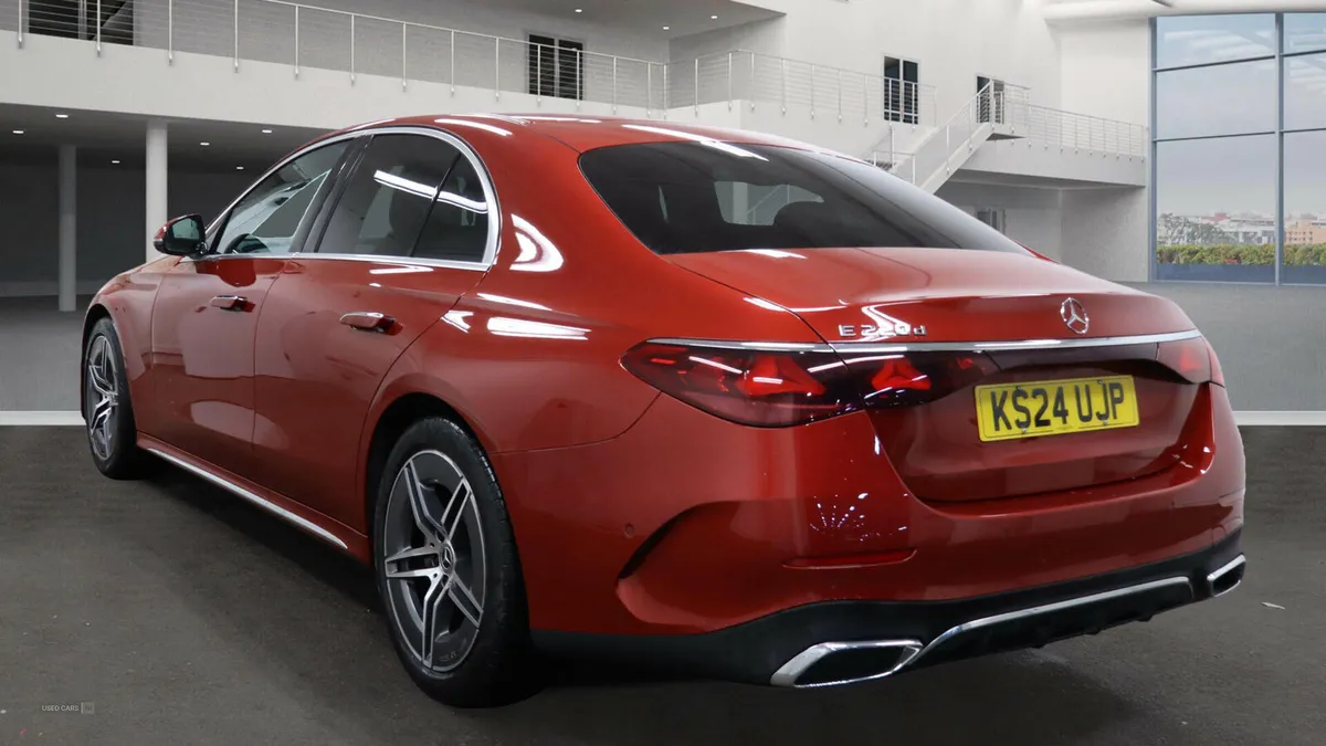 Mercedes-Benz E-Class DIESEL SALOON - Image 3