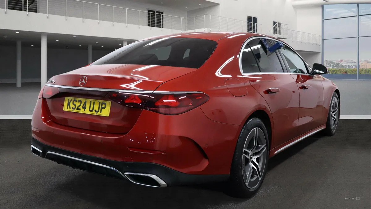 Mercedes-Benz E-Class DIESEL SALOON - Image 4