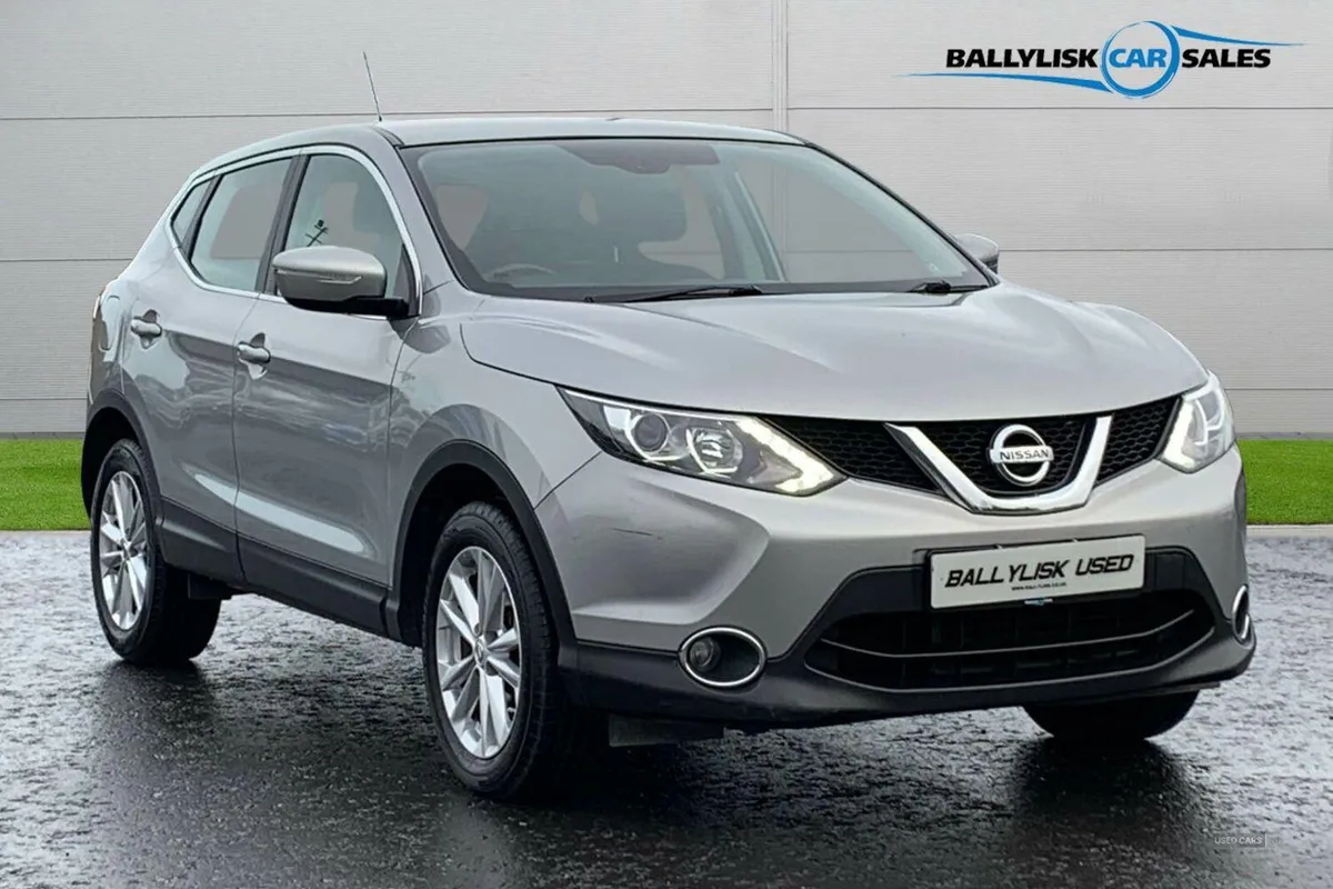Nissan Qashqai 1.5 dCi 110PS Acenta 2WD in Silver - Image 1