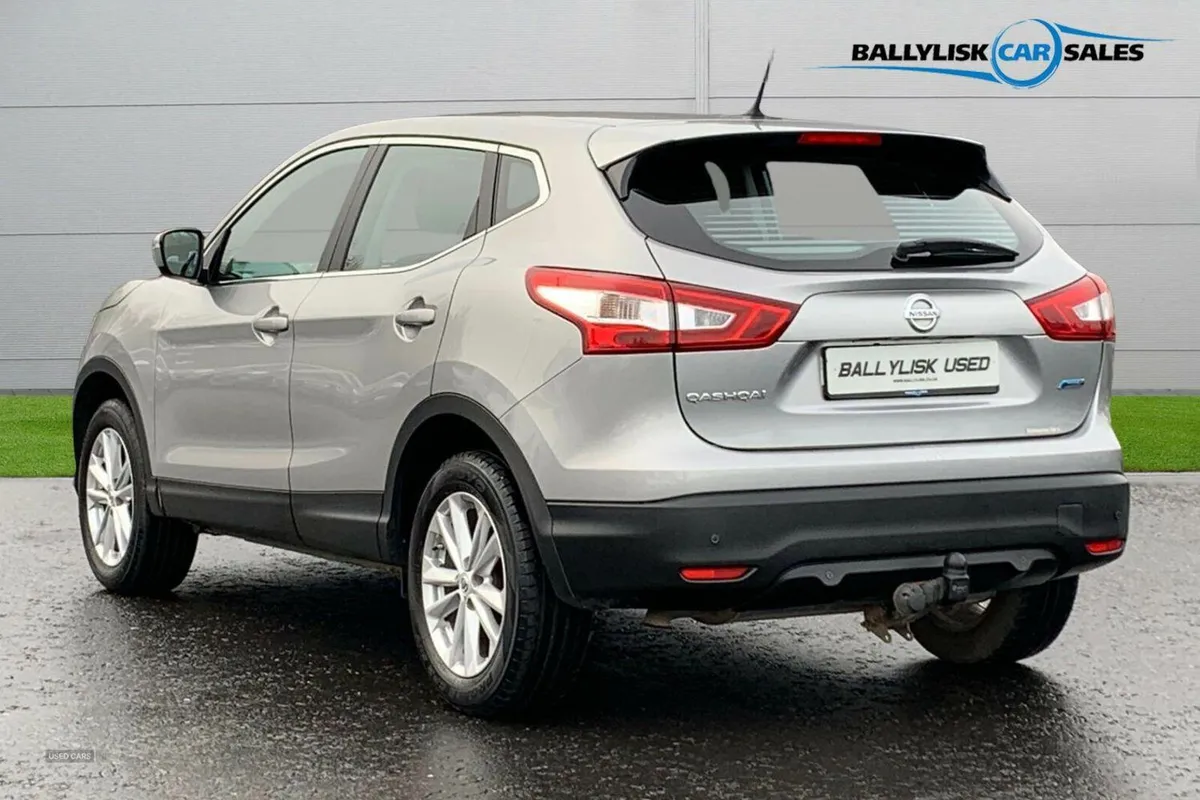 Nissan Qashqai 1.5 dCi 110PS Acenta 2WD in Silver - Image 2