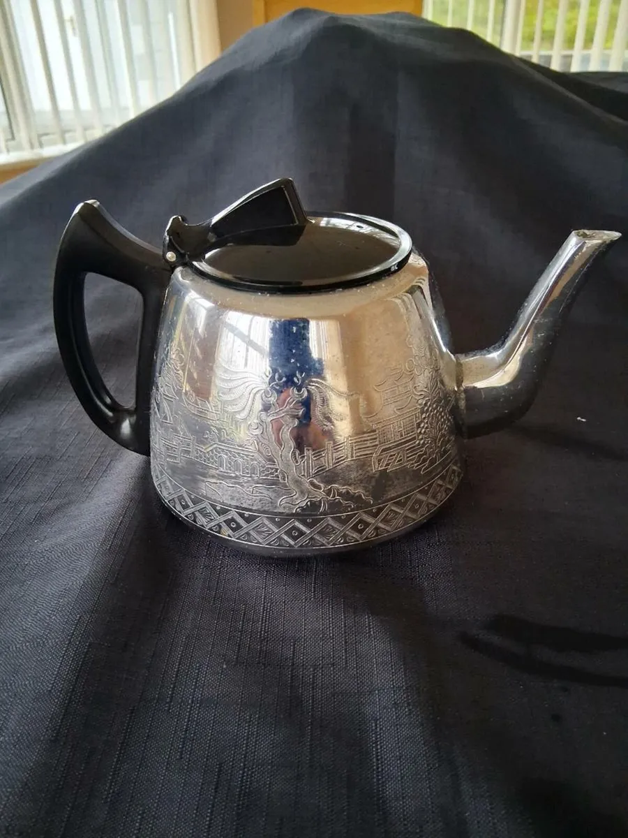 Swan Willow Ware Teapot - Image 1