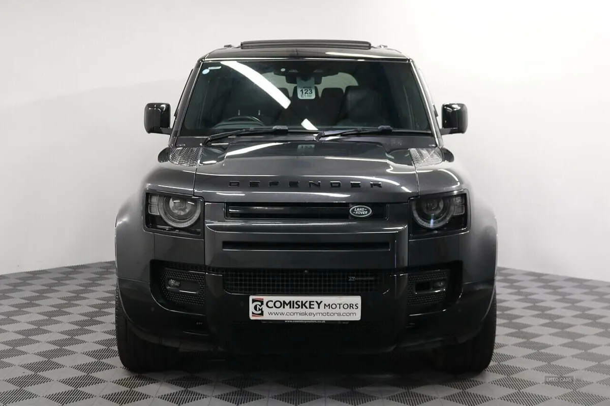 Land Rover Defender 110 D300 MHEV X-Dynamic HSE - Image 2