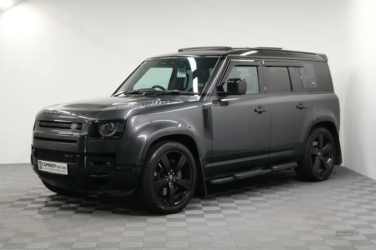 Land Rover Defender 110 D300 MHEV X-Dynamic HSE - Image 4
