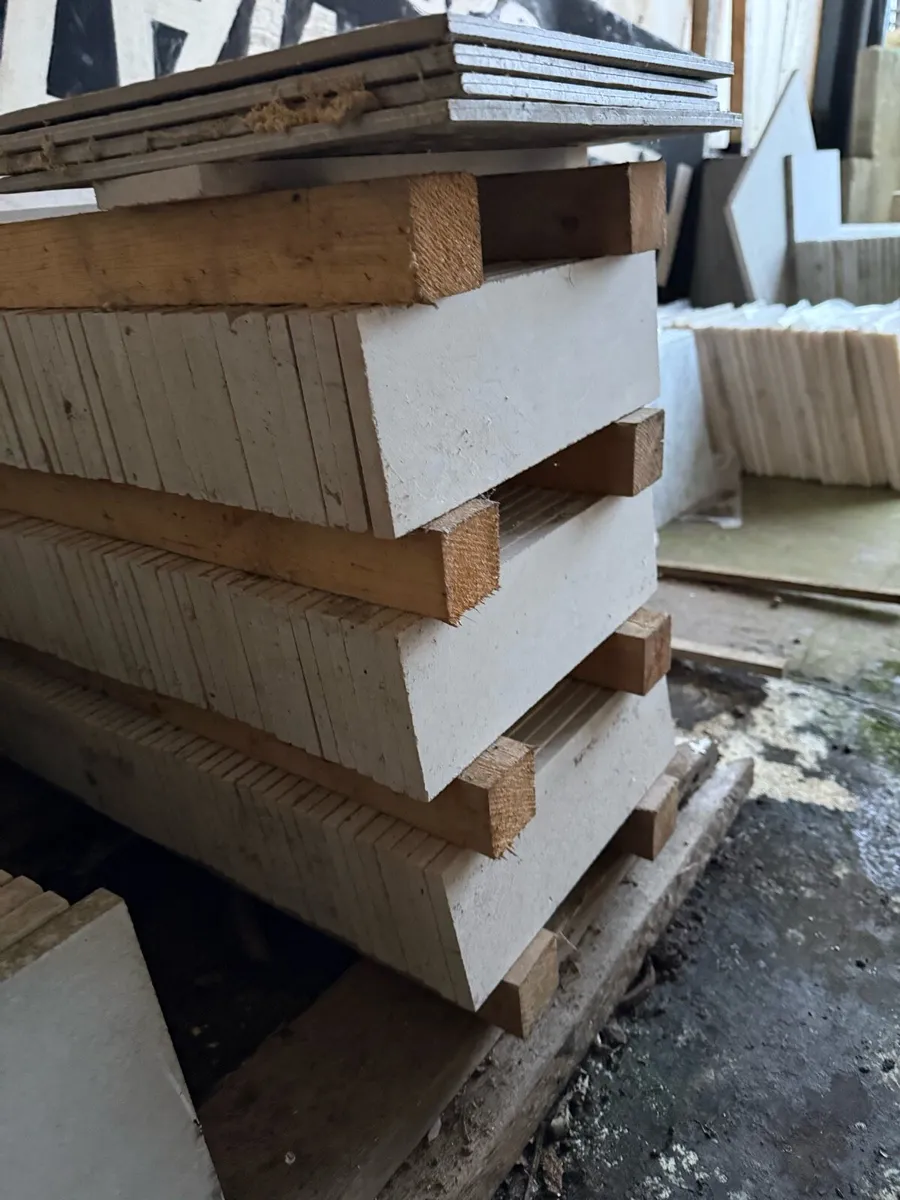 Bargain to clear floor tiles. - Image 4