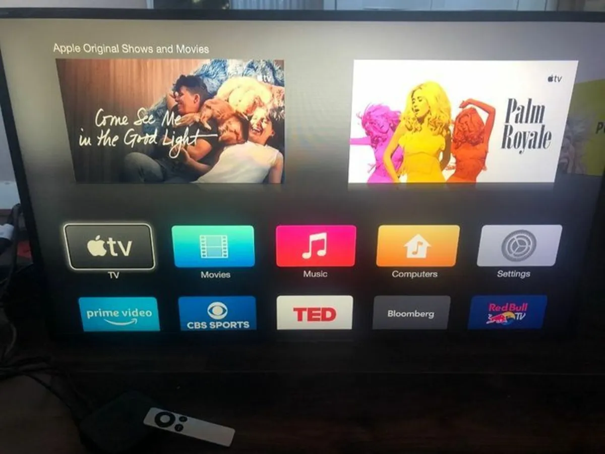 Sony Bravia 40" TV  (with wall mount and Apple Tv) - Image 1